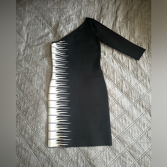 One Shoulder Guess Fitted Dress - Picture 2 of 10